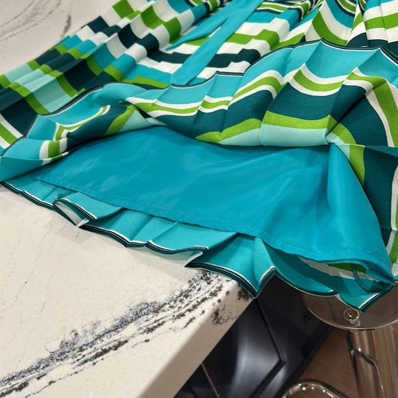 Talbots Petite Polyester Work Dress with Striped Pleated Bottom sz. 10P NWT - Picture 9 of 10